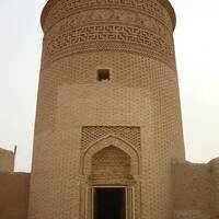 برج پیر علمدار